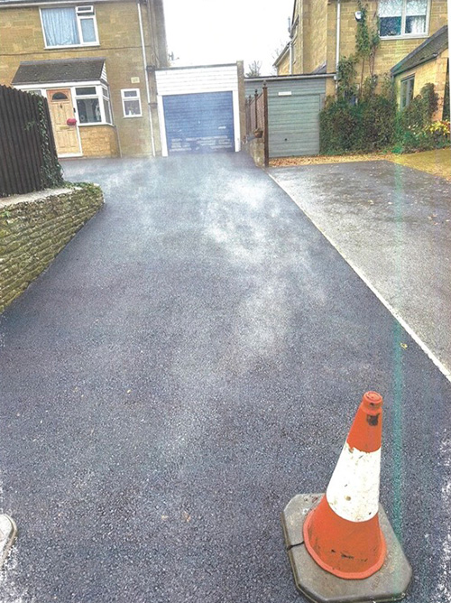 Charlbury surfacing works - lay surface course