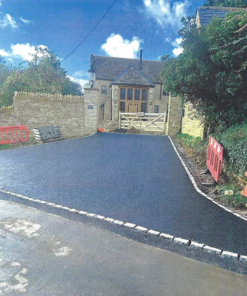 A new entrance surface in Milton under Wychwood