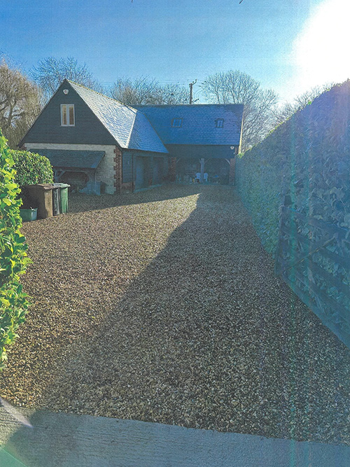Charney Bassett driveway - shingle surface completed